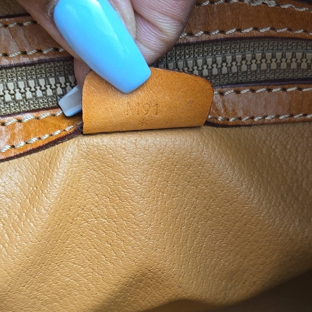 Celine Toiletry - Picture 12 of 16